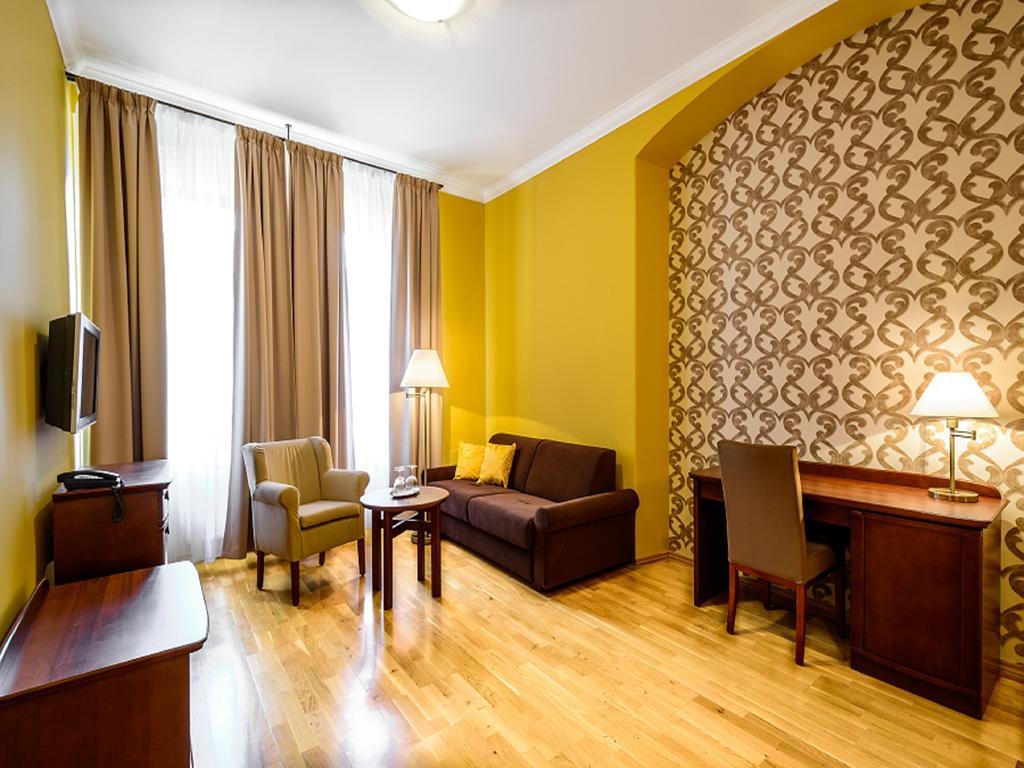 Alexander Hotel Stříbro Kamer foto