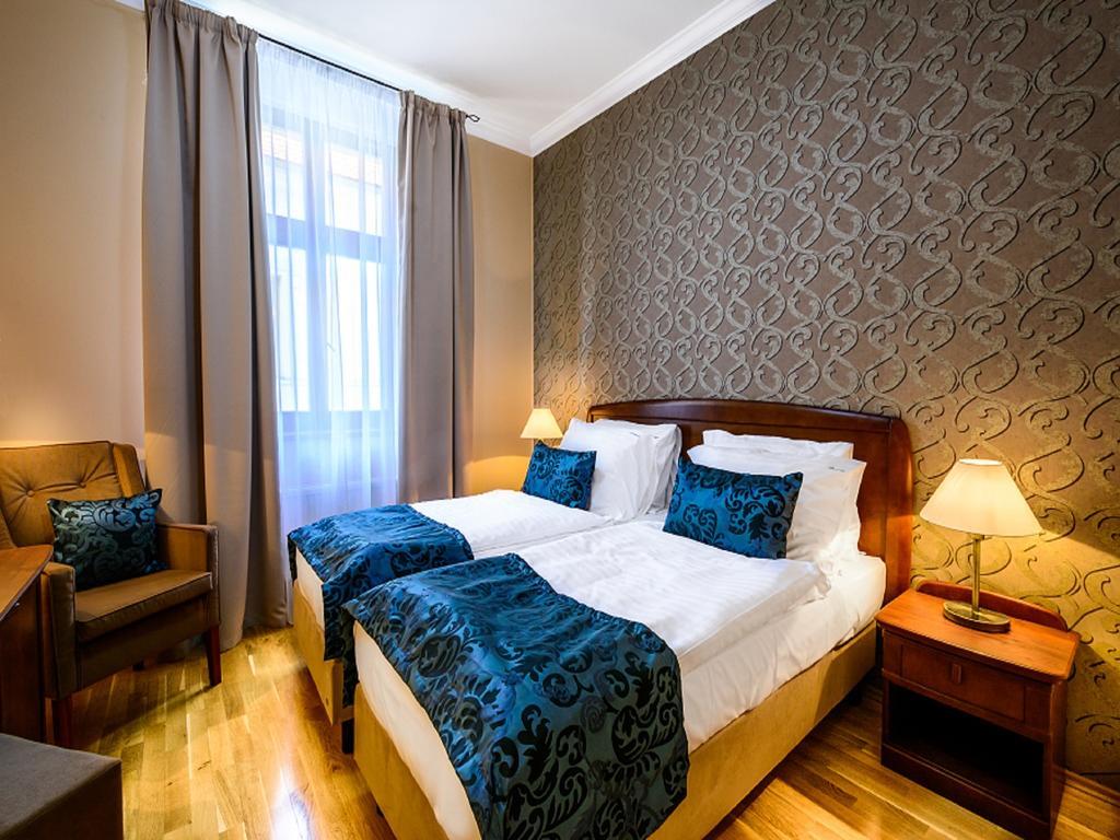 Alexander Hotel Stříbro Buitenkant foto