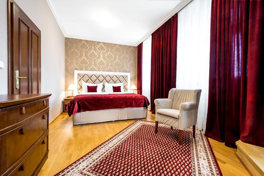 Alexander Hotel Stříbro Buitenkant foto