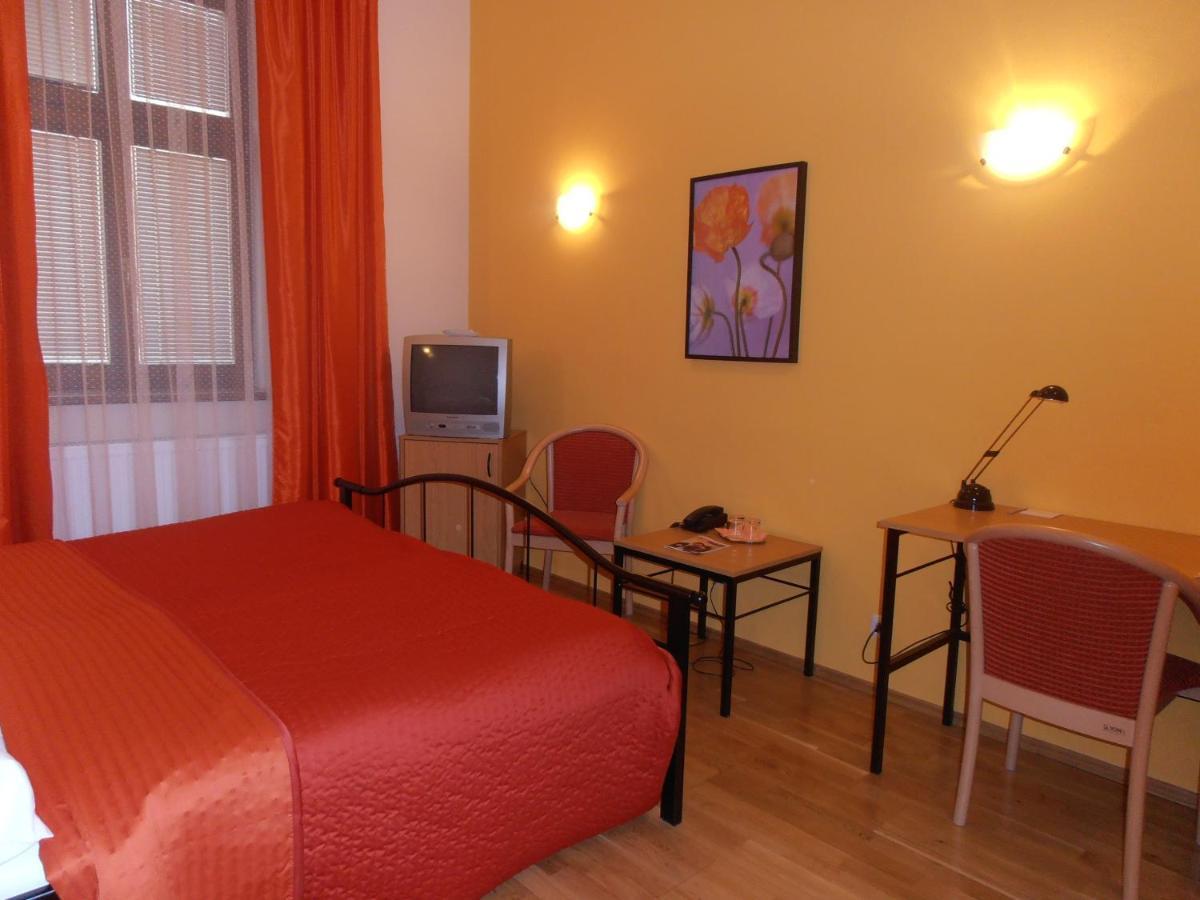 Alexander Hotel Stříbro Kamer foto