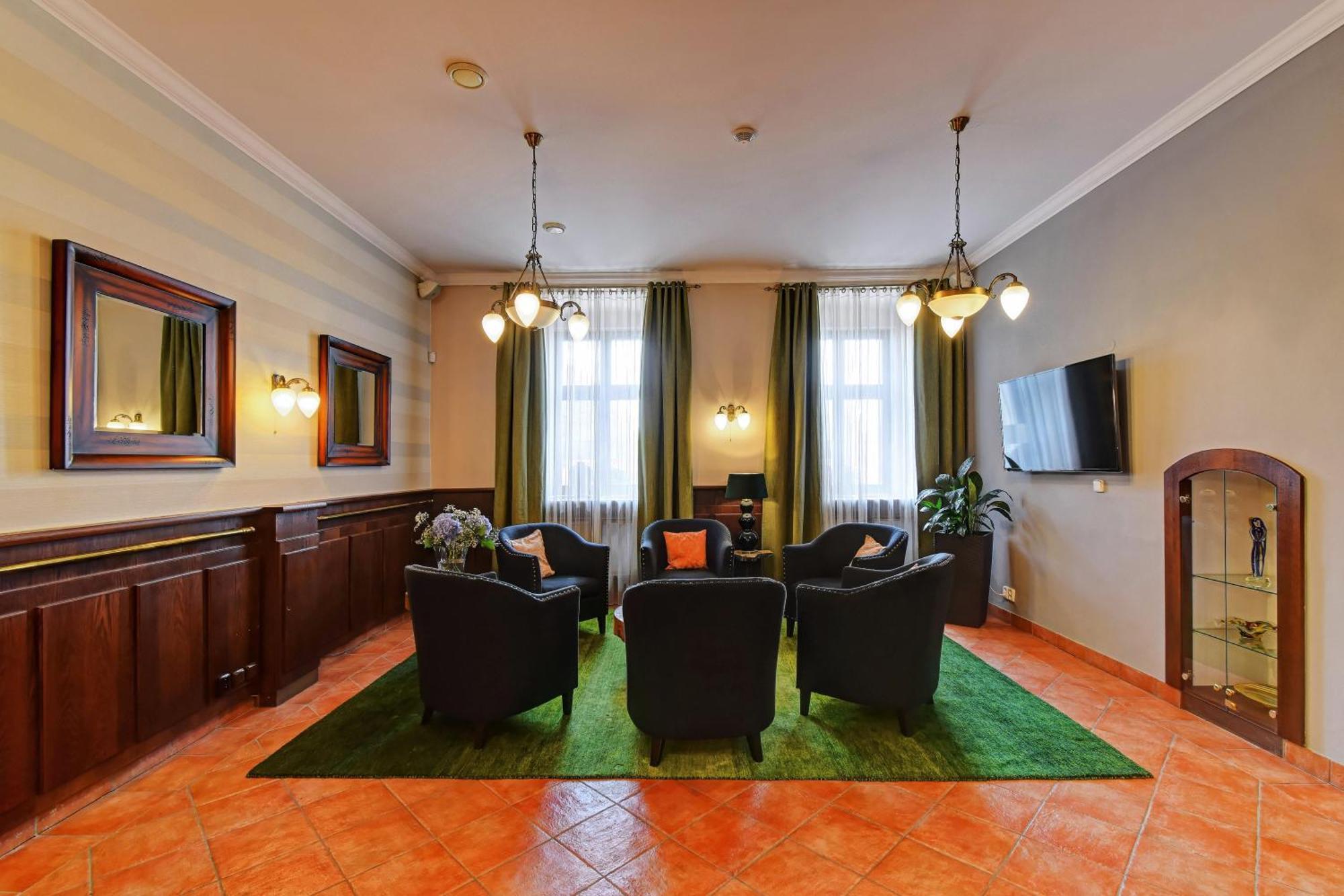 Alexander Hotel Stříbro Buitenkant foto