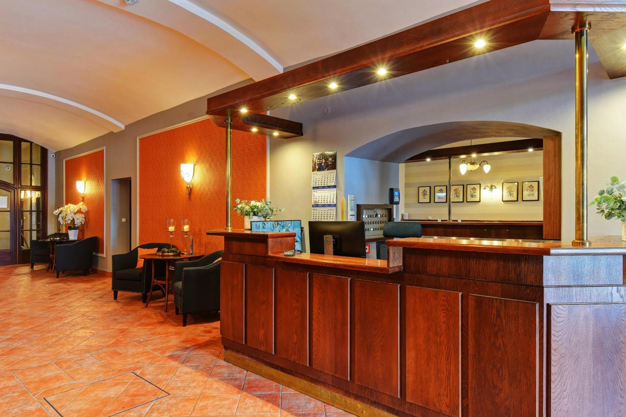 Alexander Hotel Stříbro Buitenkant foto
