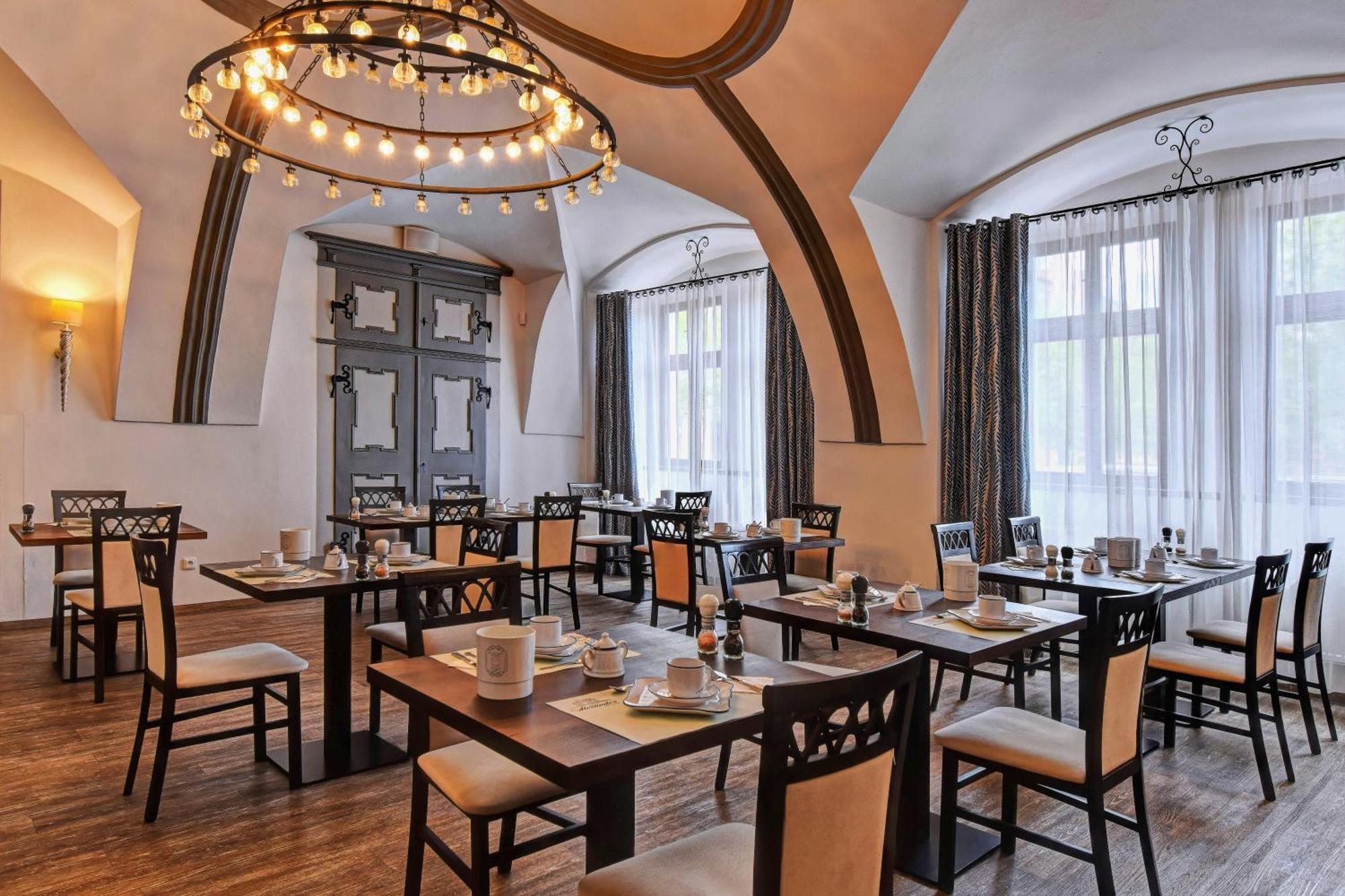 Alexander Hotel Stříbro Buitenkant foto