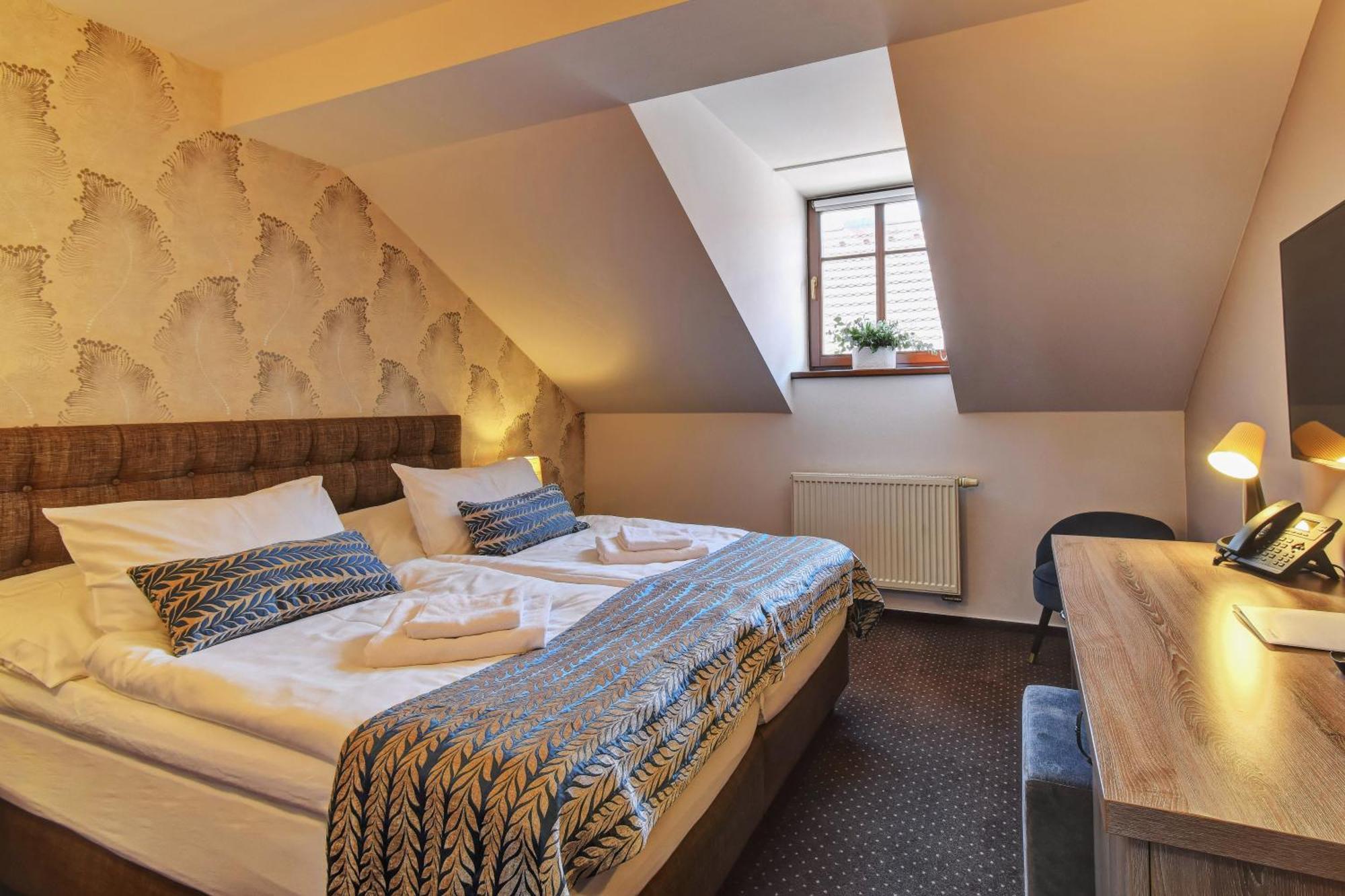 Alexander Hotel Stříbro Buitenkant foto
