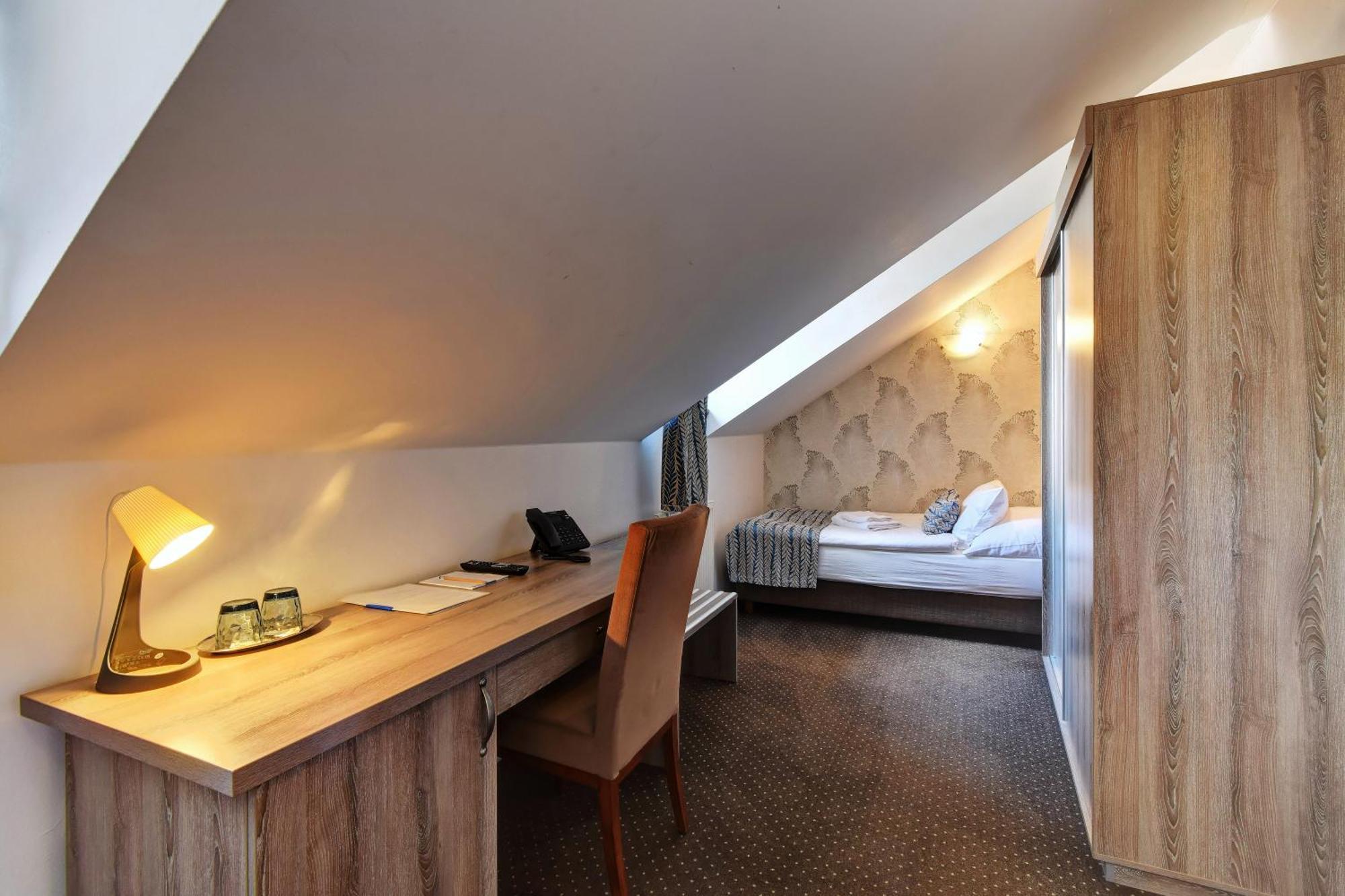 Alexander Hotel Stříbro Buitenkant foto