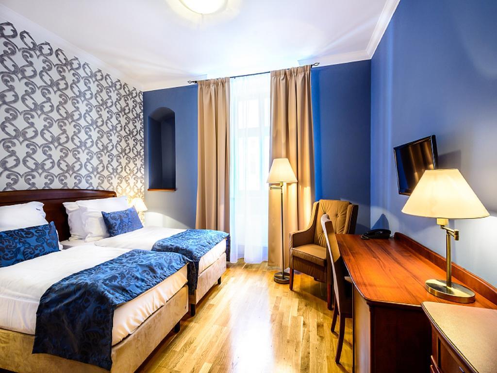 Alexander Hotel Stříbro Buitenkant foto