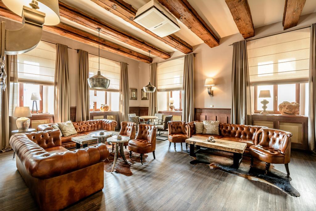 Alexander Hotel Stříbro Buitenkant foto